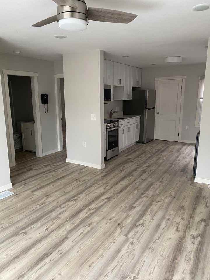 3960 Sherman Dr Ne - Photo 3 of 11