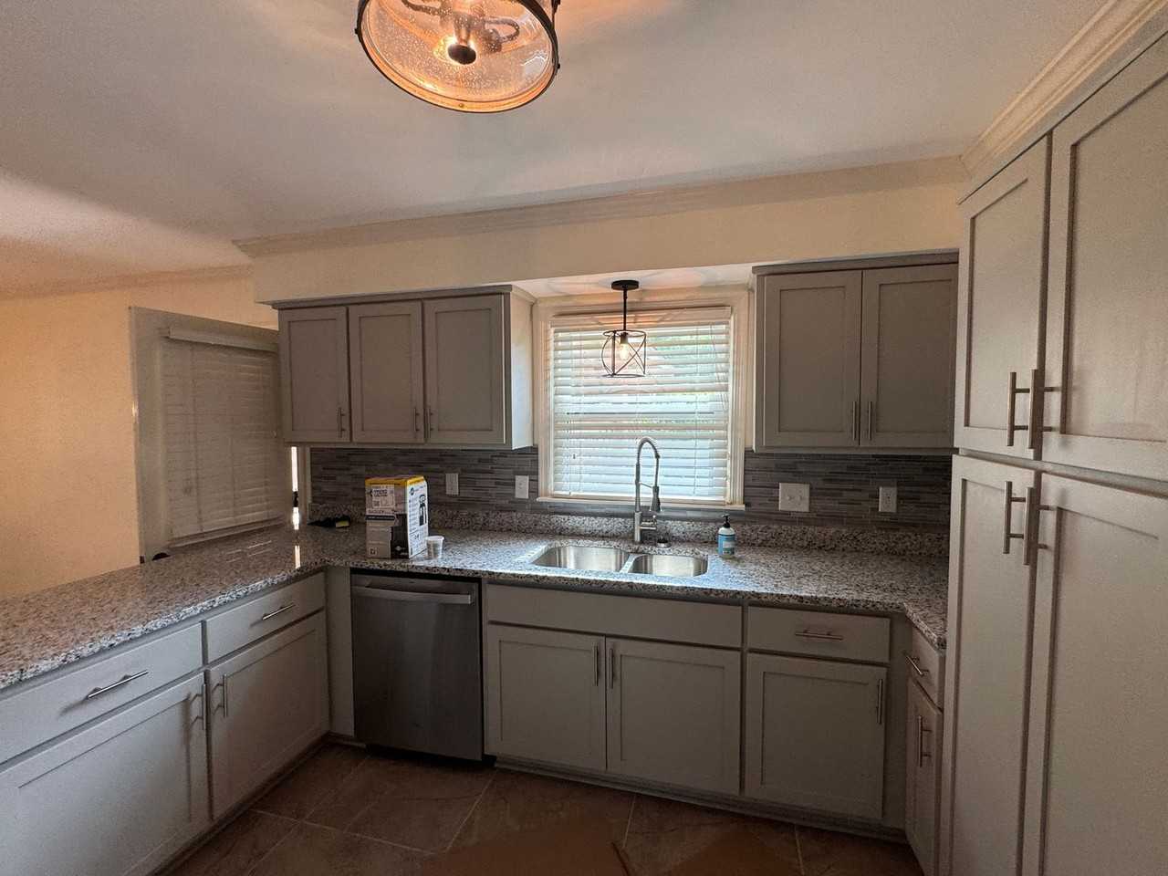 4600 Fox Den Ln - Photo 5 of 34