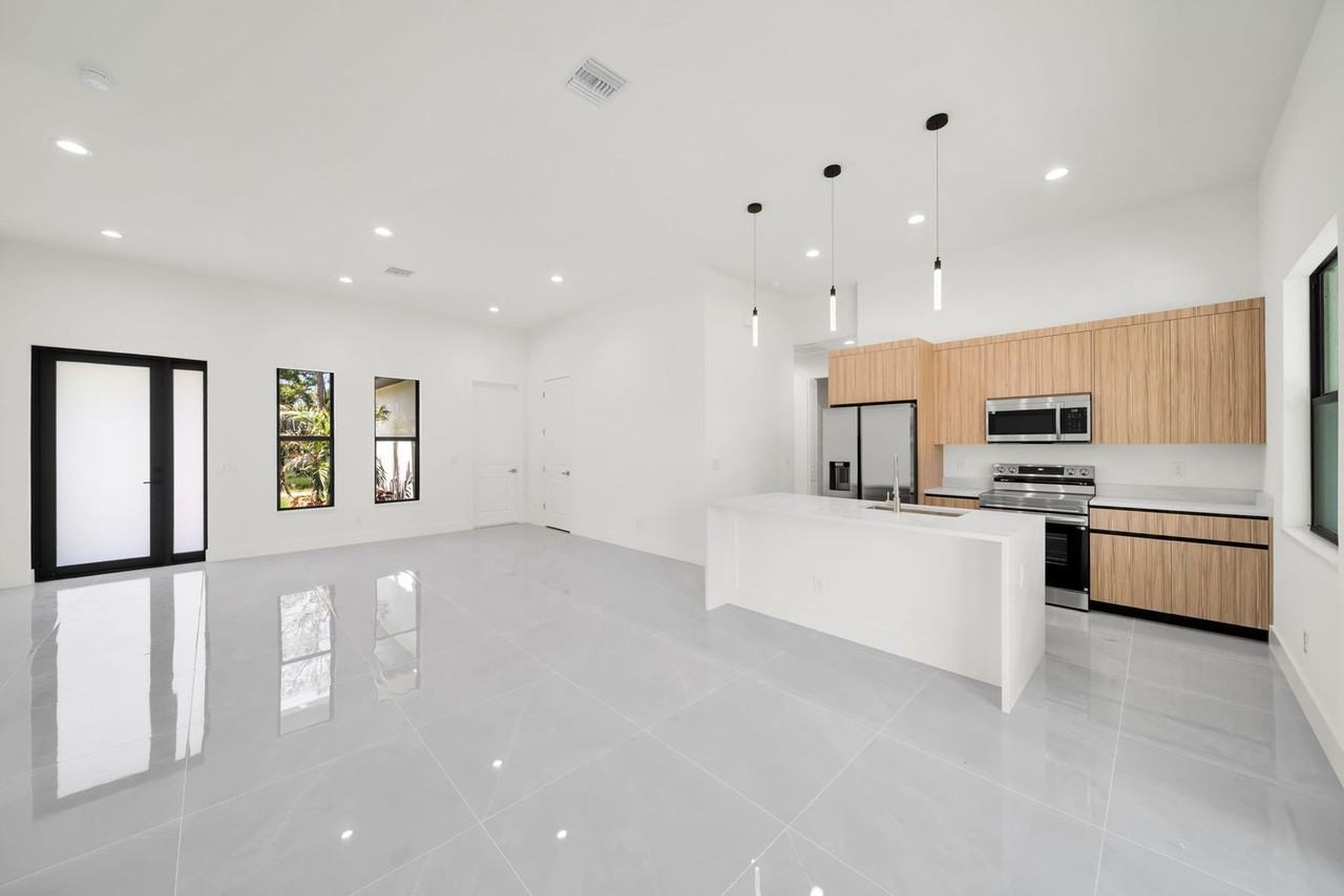 4304 Kaskin Ave - Photo 6 of 31