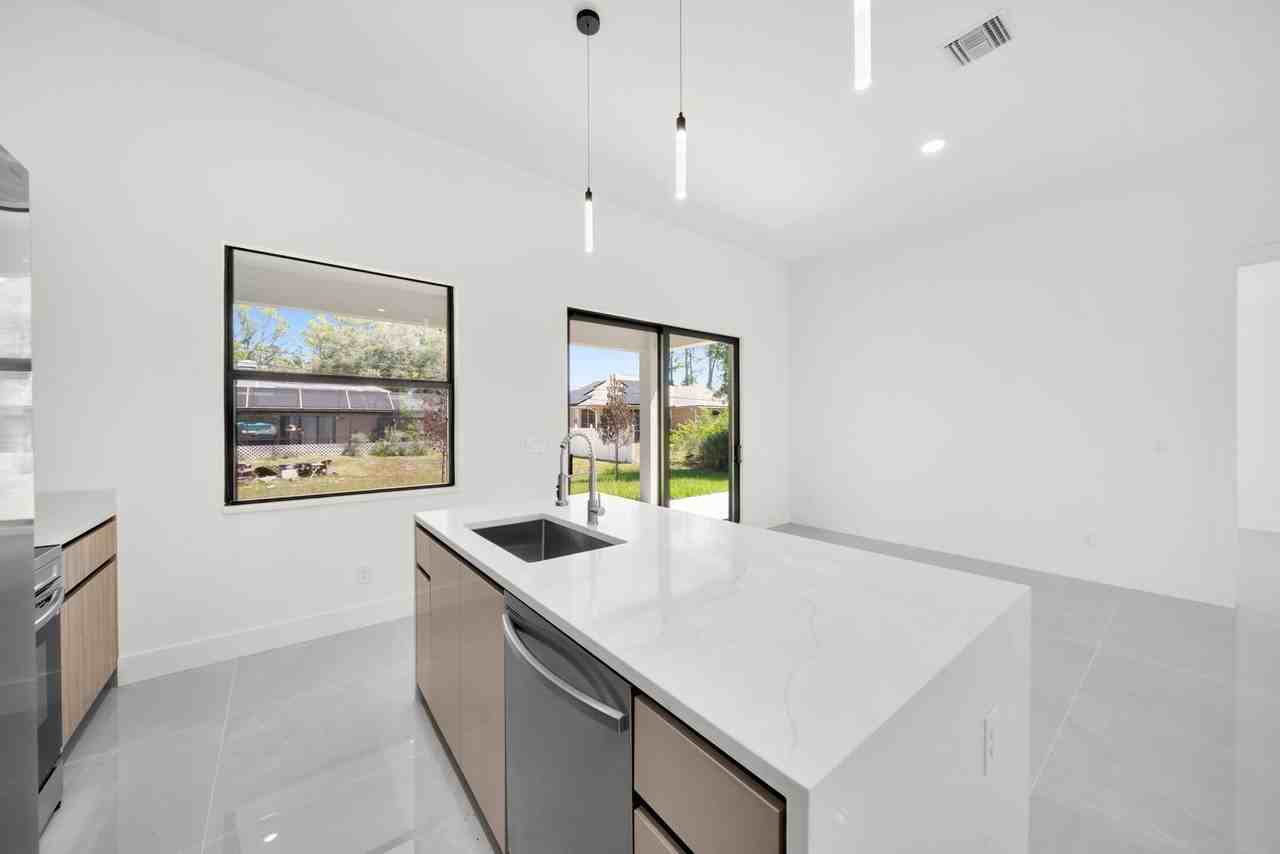 4304 Kaskin Ave - Photo 7 of 31