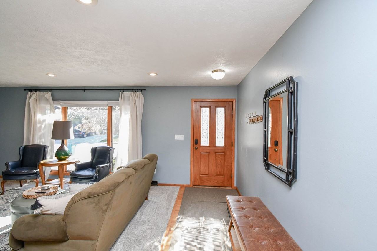 103 Perry Ln - Photo 4 of 41
