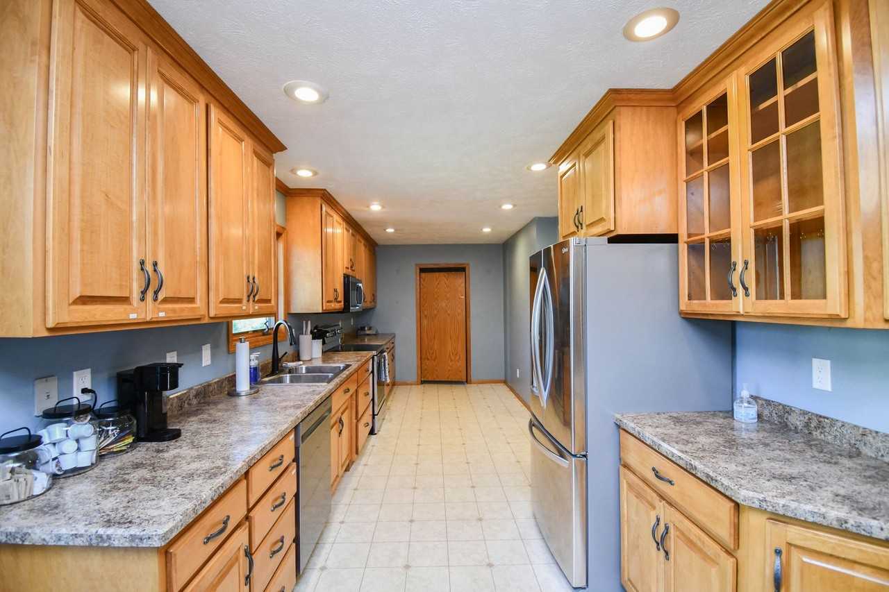 103 Perry Ln - Photo 5 of 41