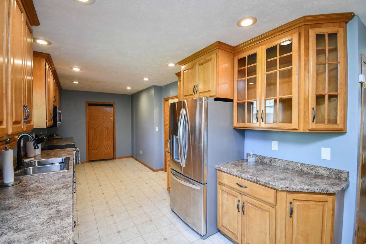 103 Perry Ln - Photo 6 of 41