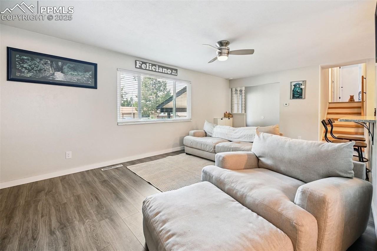 4189 Hidden Cir - Photo 3 of 37