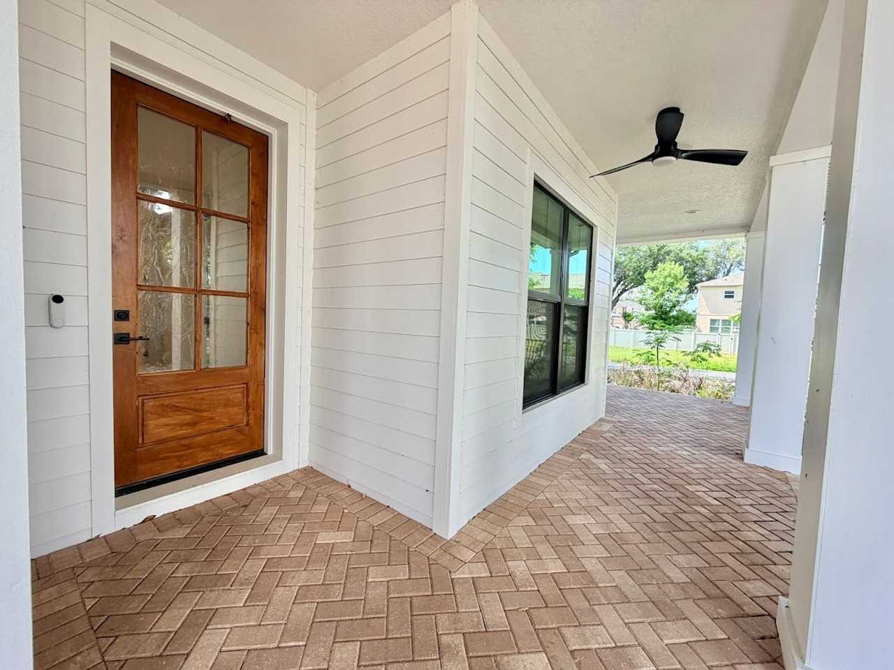 709 Garden West Ter - Photo 4 of 42