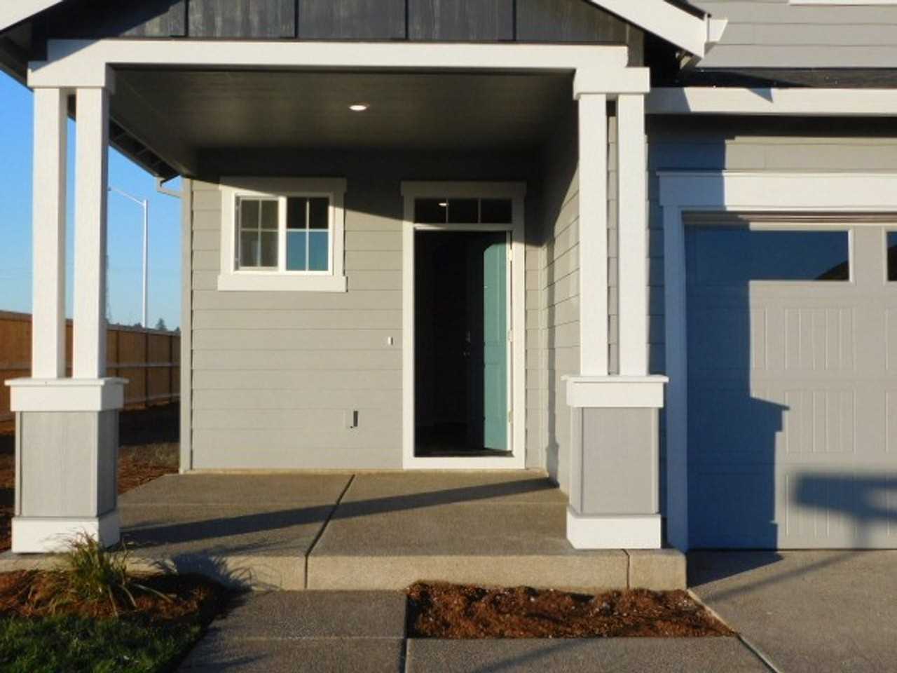 4707 Astronaut Ave Ne - Photo 2 of 38