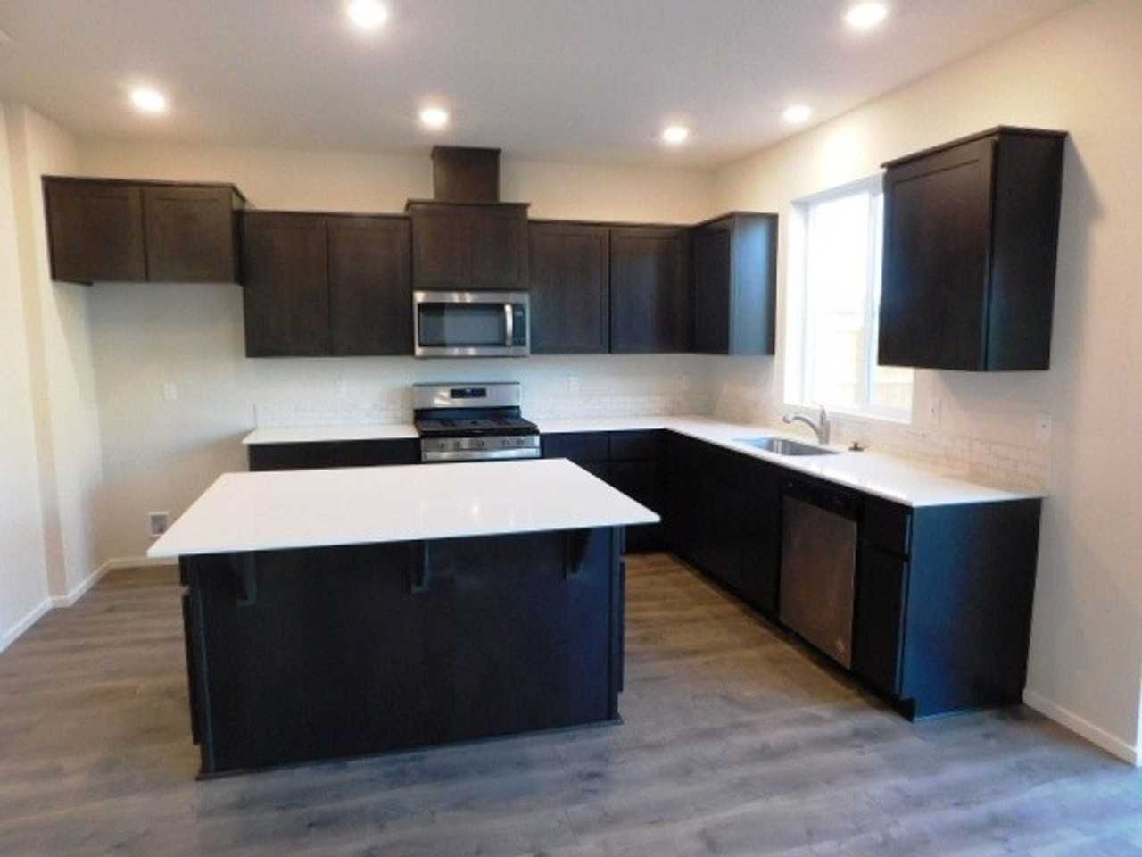 4707 Astronaut Ave Ne - Photo 6 of 38