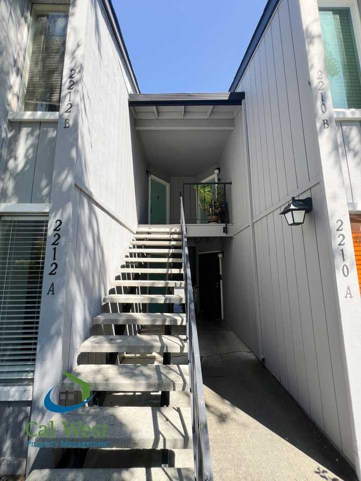 2212 Almaden Rd - Photo 5 of 25