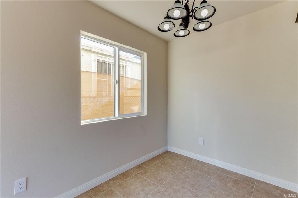 848 W 79th St - Photo 2 of 5