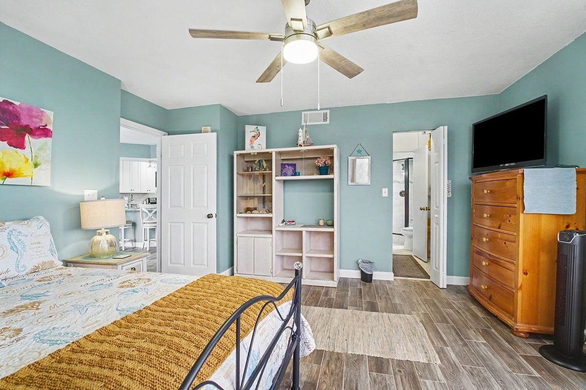 2225 Jimmy Buffett Memorial Highway, 311 ##311 - Photo 7 of 17