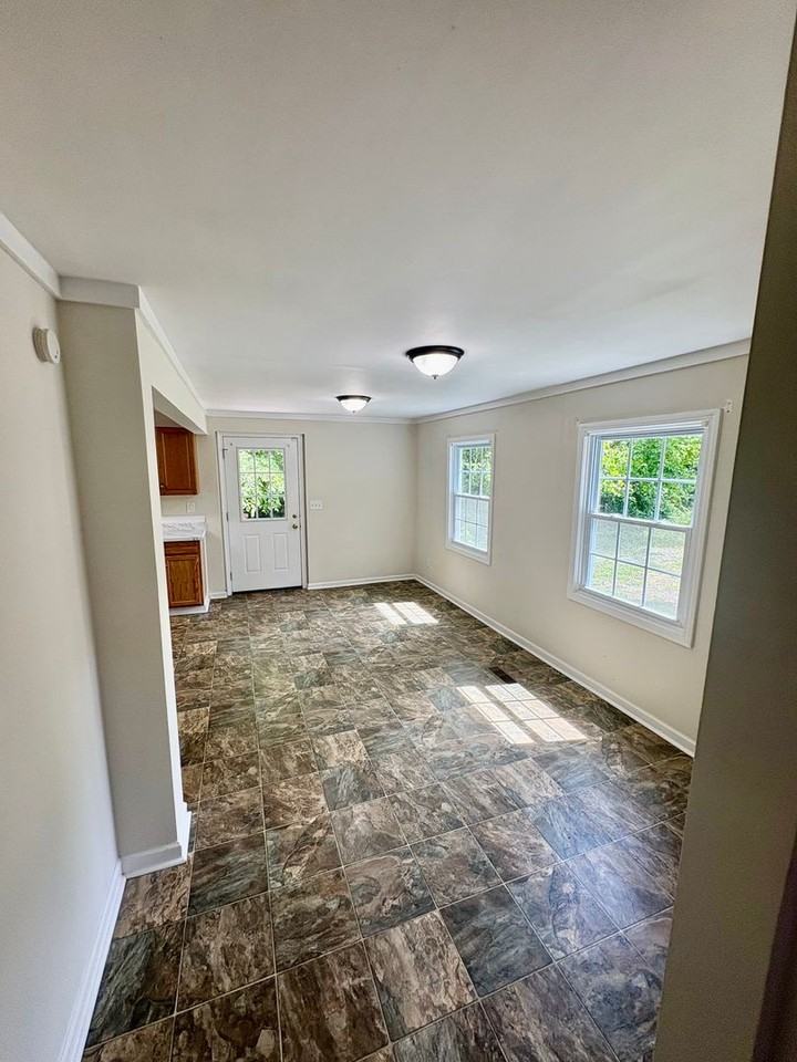 4020 Hutson Ave - Photo 5 of 33