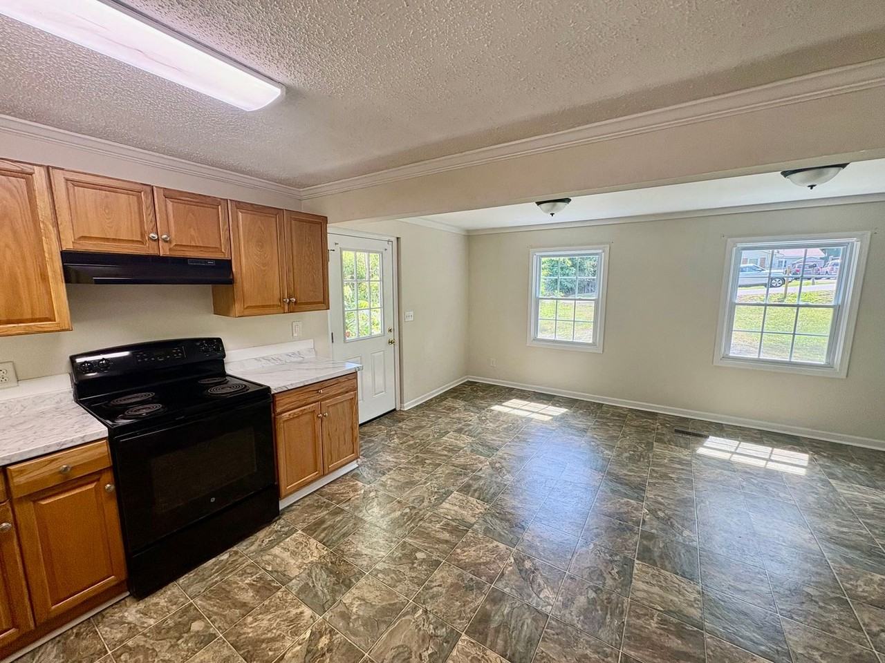 4020 Hutson Ave - Photo 6 of 33