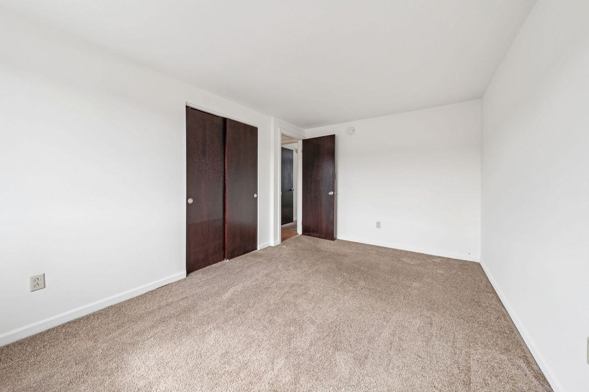 29 Losson Garden Dr ##04 - Photo 5 of 15
