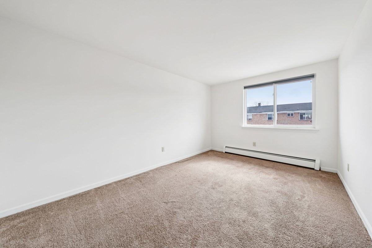 29 Losson Garden Dr ##04 - Photo 6 of 15
