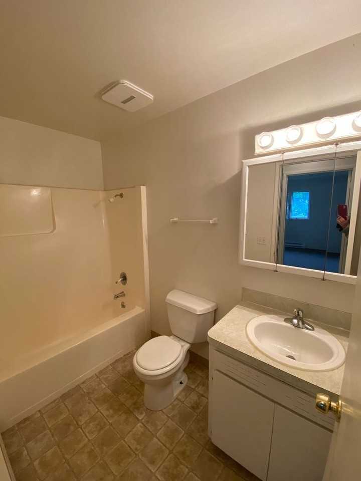 505 N Elm Rd - Photo 4 of 15