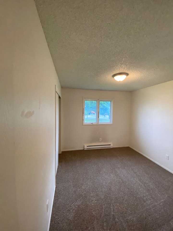 505 N Elm Rd - Photo 6 of 15