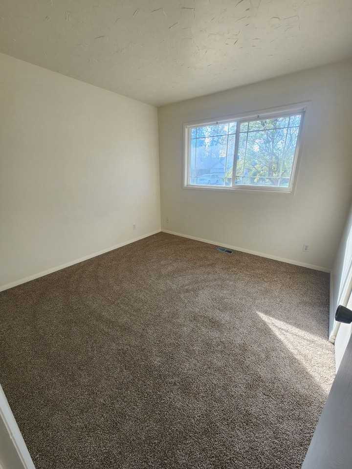 3635 W Hillcrest Dr - Photo 6 of 50