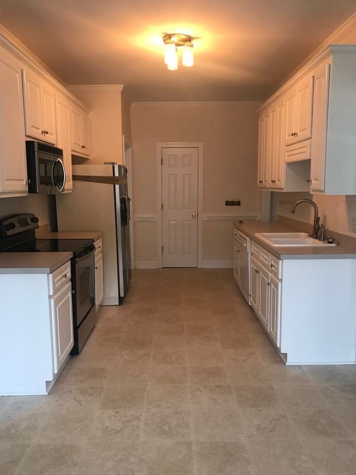 3709 Stonehenge Ln W - Photo 7 of 29