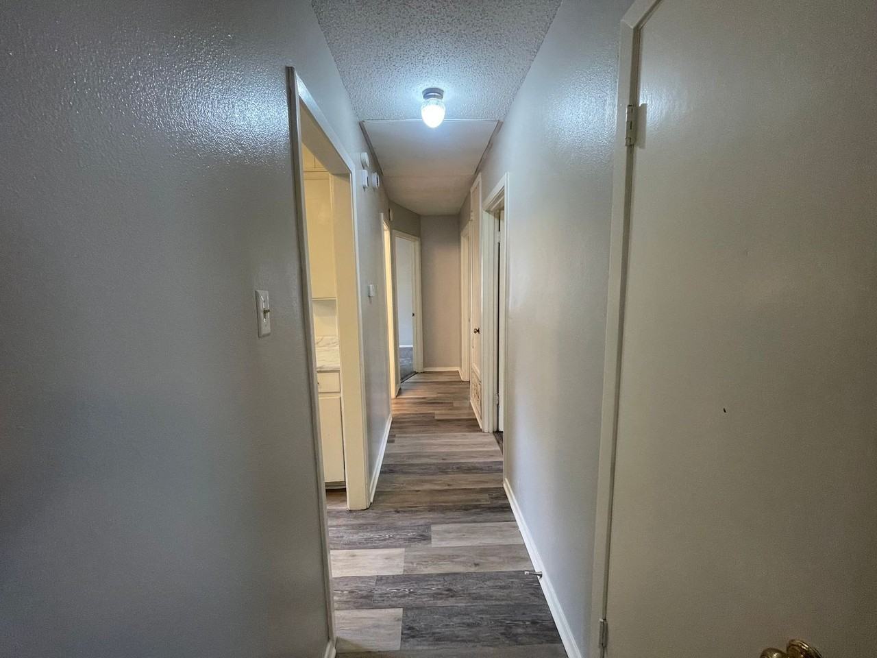 1523 Lampkin Cir - Photo 4 of 11