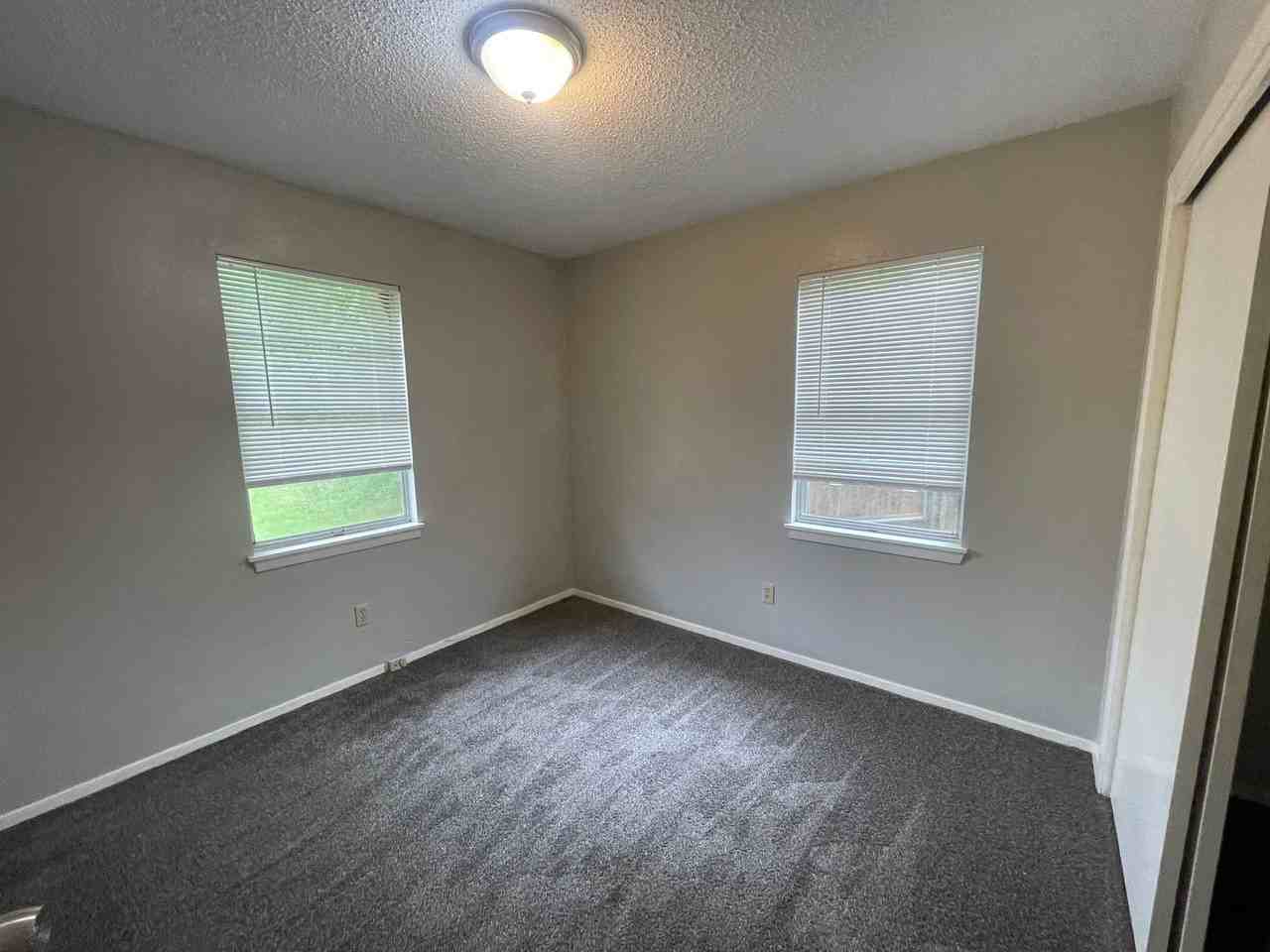 1523 Lampkin Cir - Photo 7 of 11