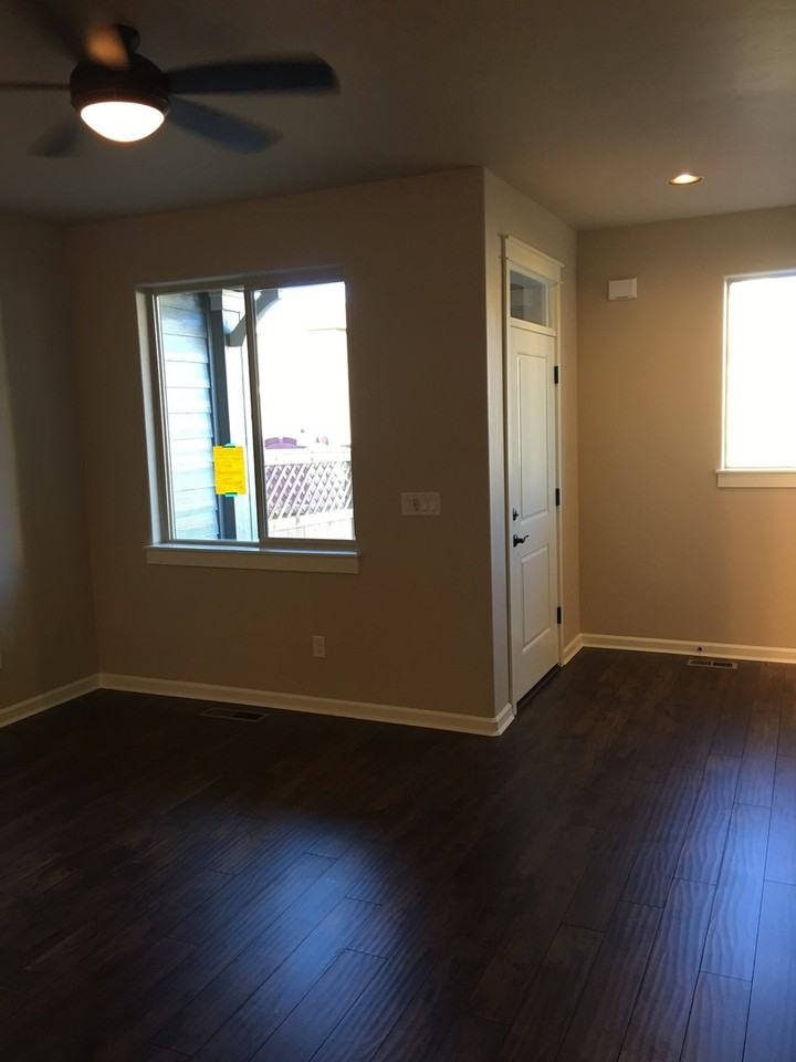 20803 Boulderfield Ave - Photo 3 of 19
