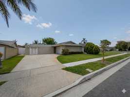 featured image of 6621 Lennox Dr
