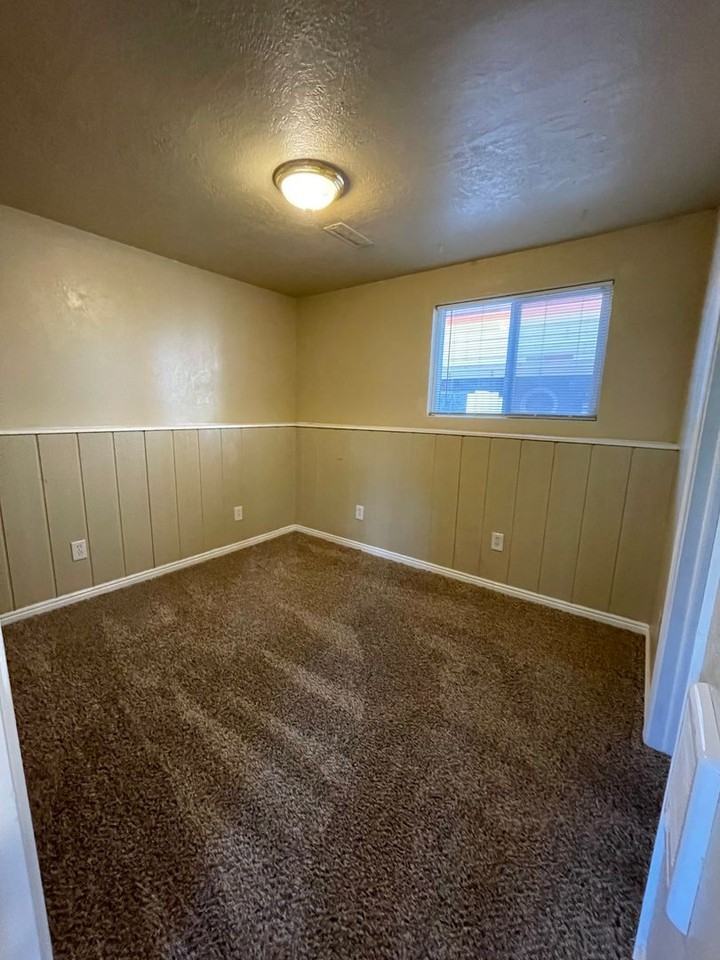 13060 S 1765 W - Photo 4 of 8