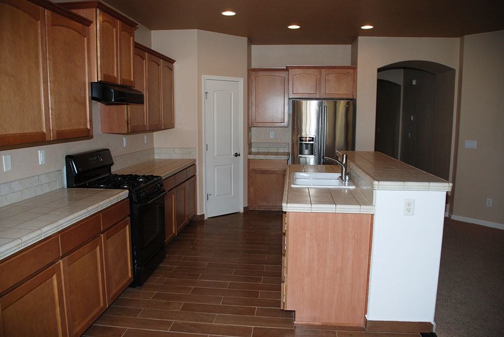 1448 Mount Grant Dr - Photo 3 of 12