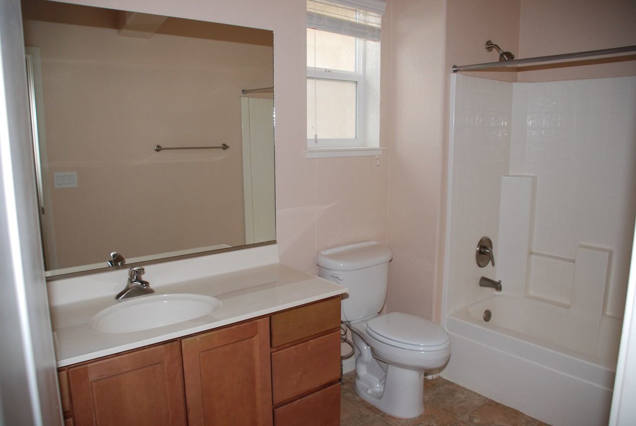 1448 Mount Grant Dr - Photo 5 of 12
