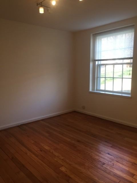 3861 Newark St Nw - Photo 3 of 8