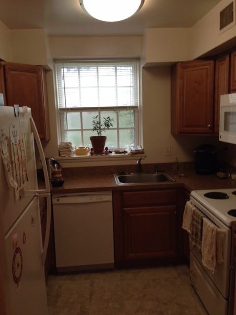3861 Newark St Nw - Photo 5 of 8