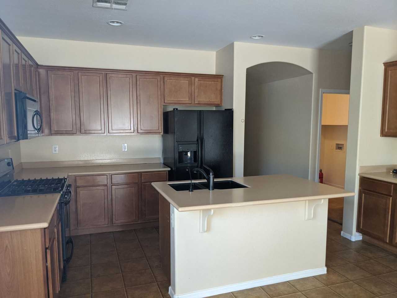 9204 N 182nd Ln - Photo 2 of 15