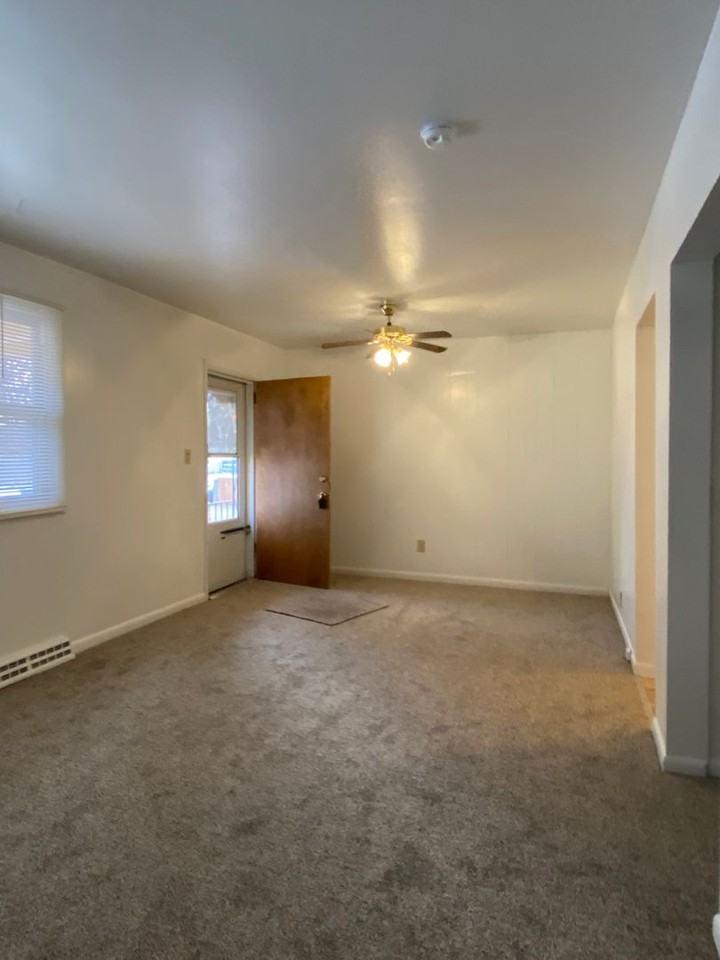 311 Everett St - Photo 2 of 8