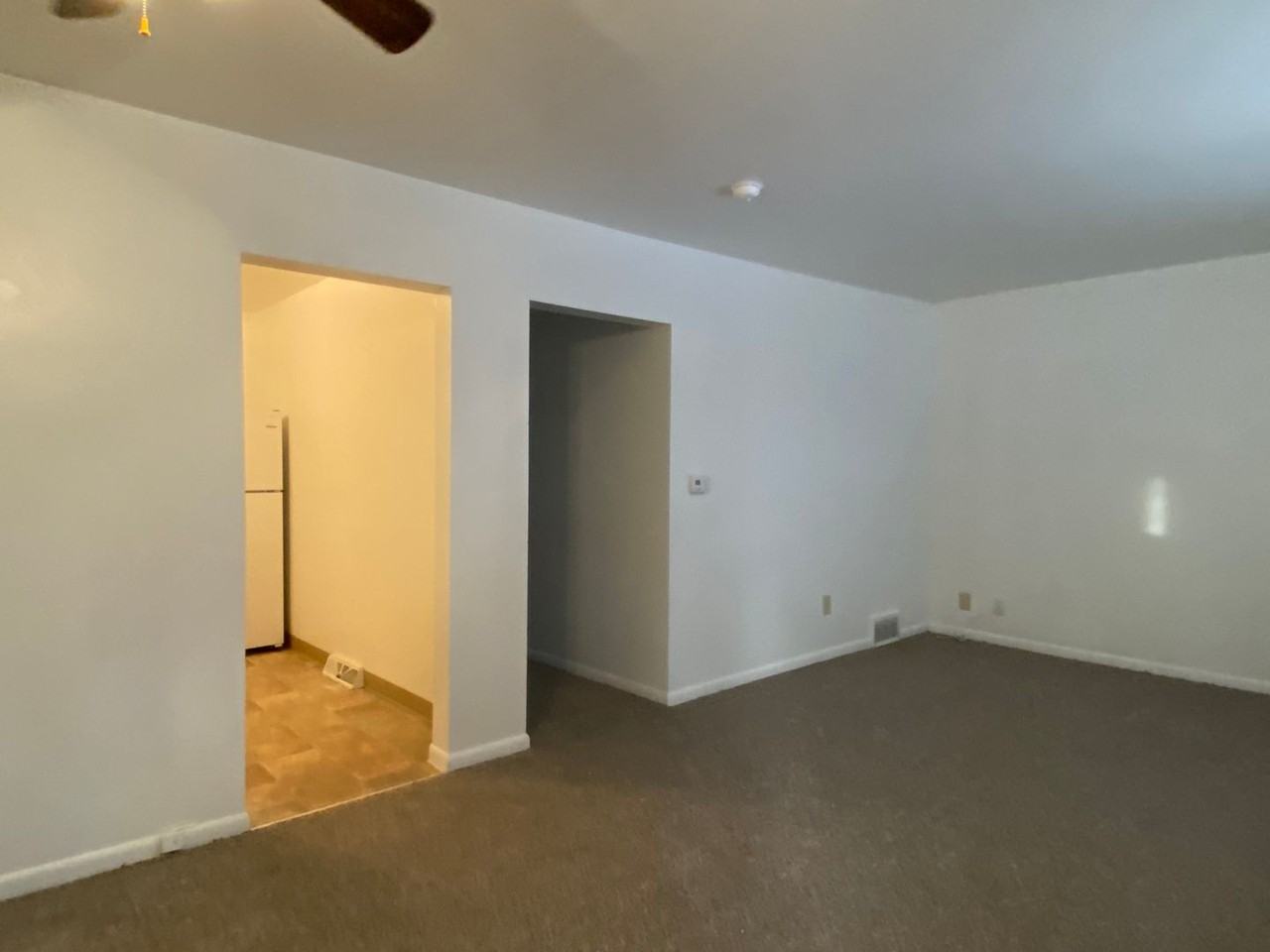 311 Everett St - Photo 4 of 8