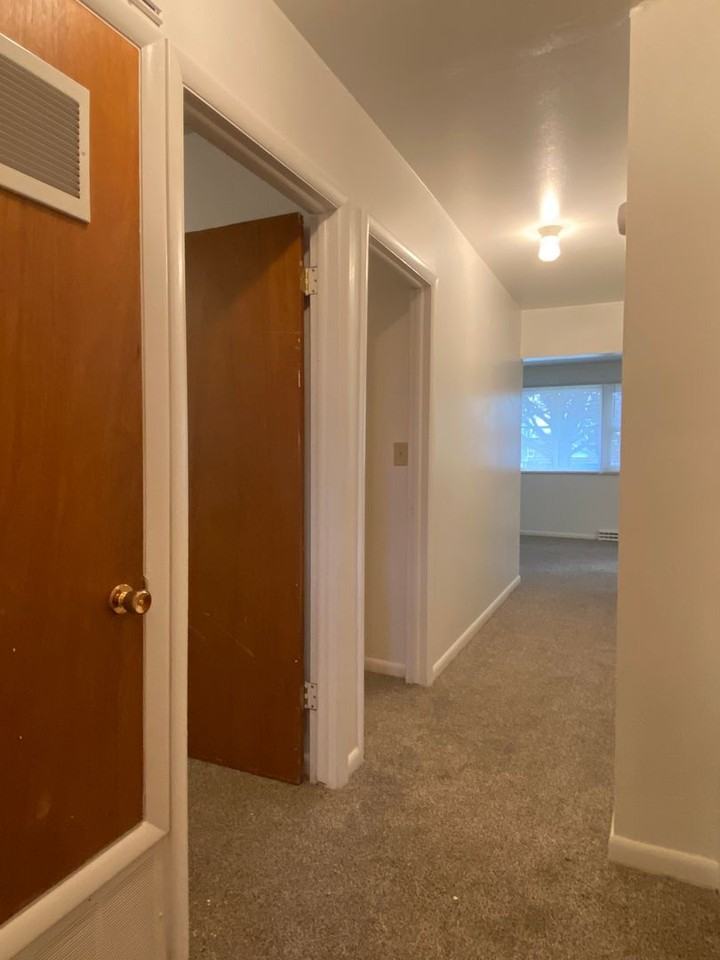 311 Everett St - Photo 7 of 8