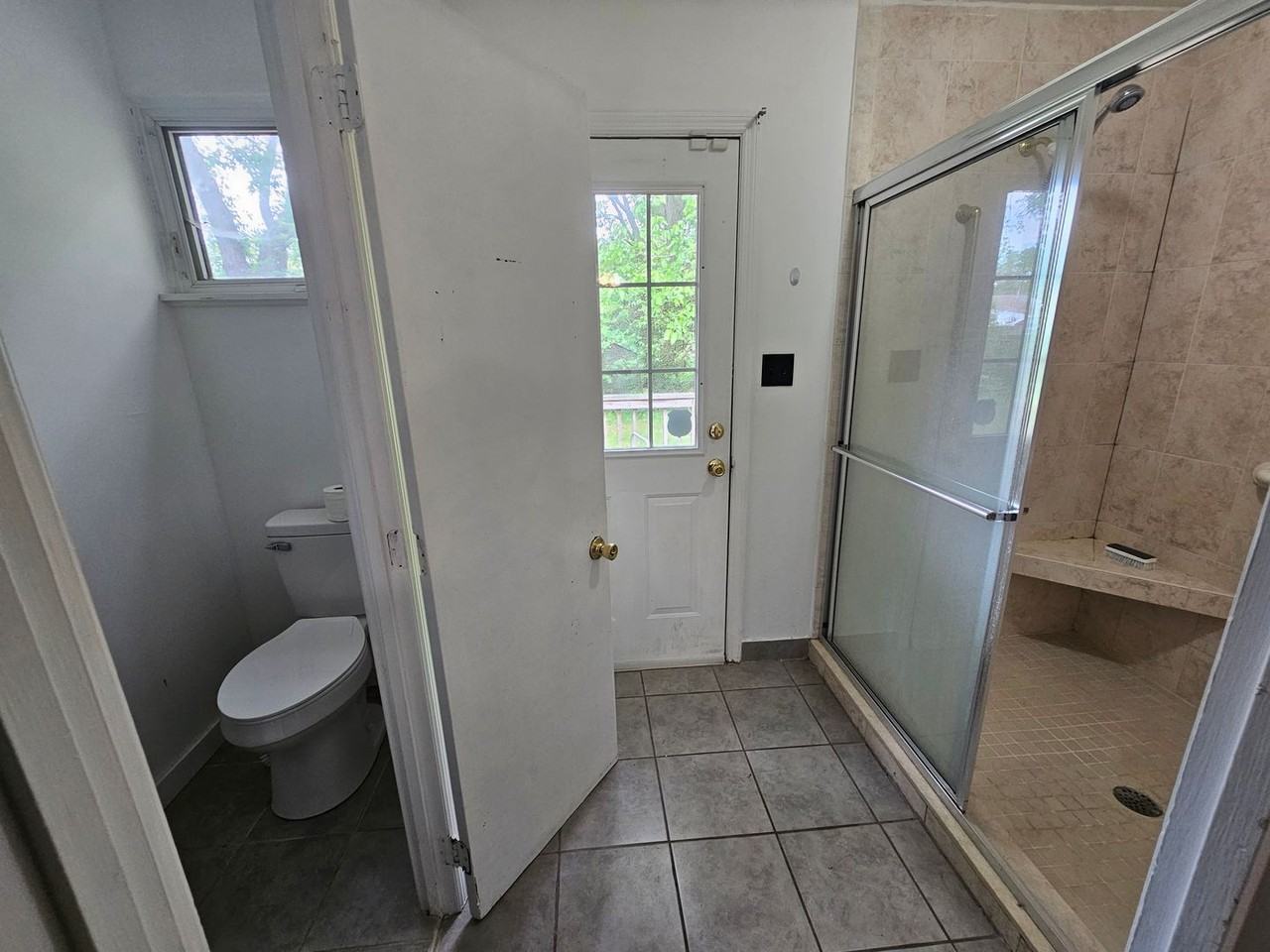 305 Macarthur Dr - Photo 6 of 11