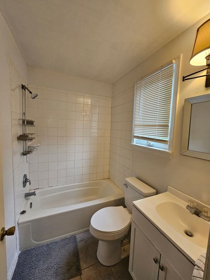 305 Macarthur Dr - Photo 7 of 11