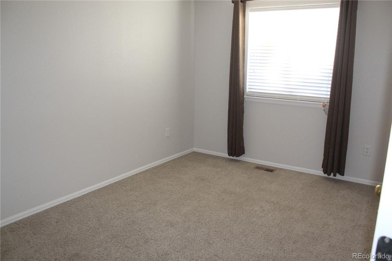 21795 Farmingdale Way - Photo 6 of 28