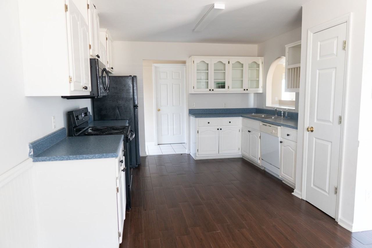 166 Byrd Dr - Photo 2 of 27
