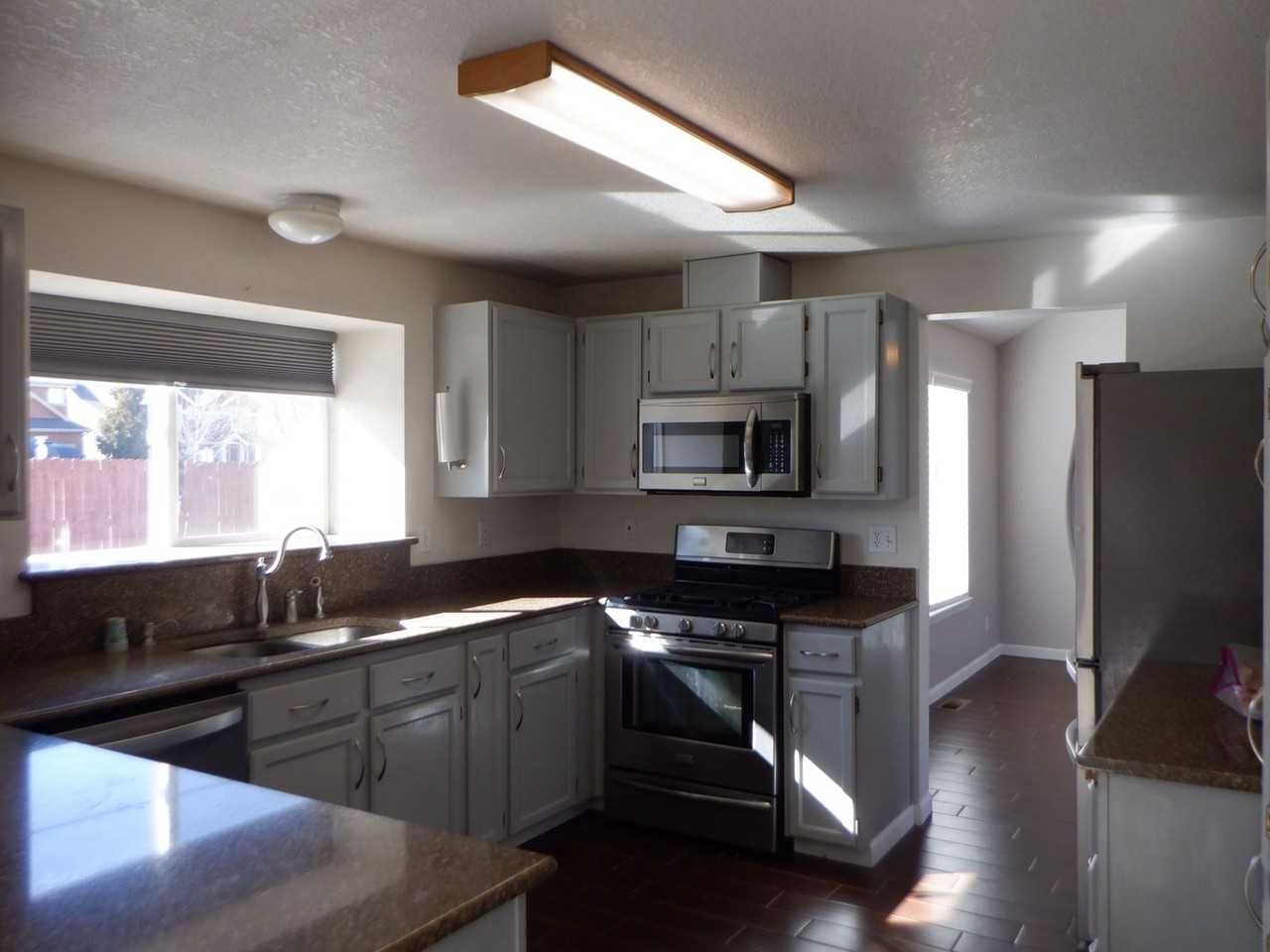 876 Ne Locksley Dr - Photo 5 of 27