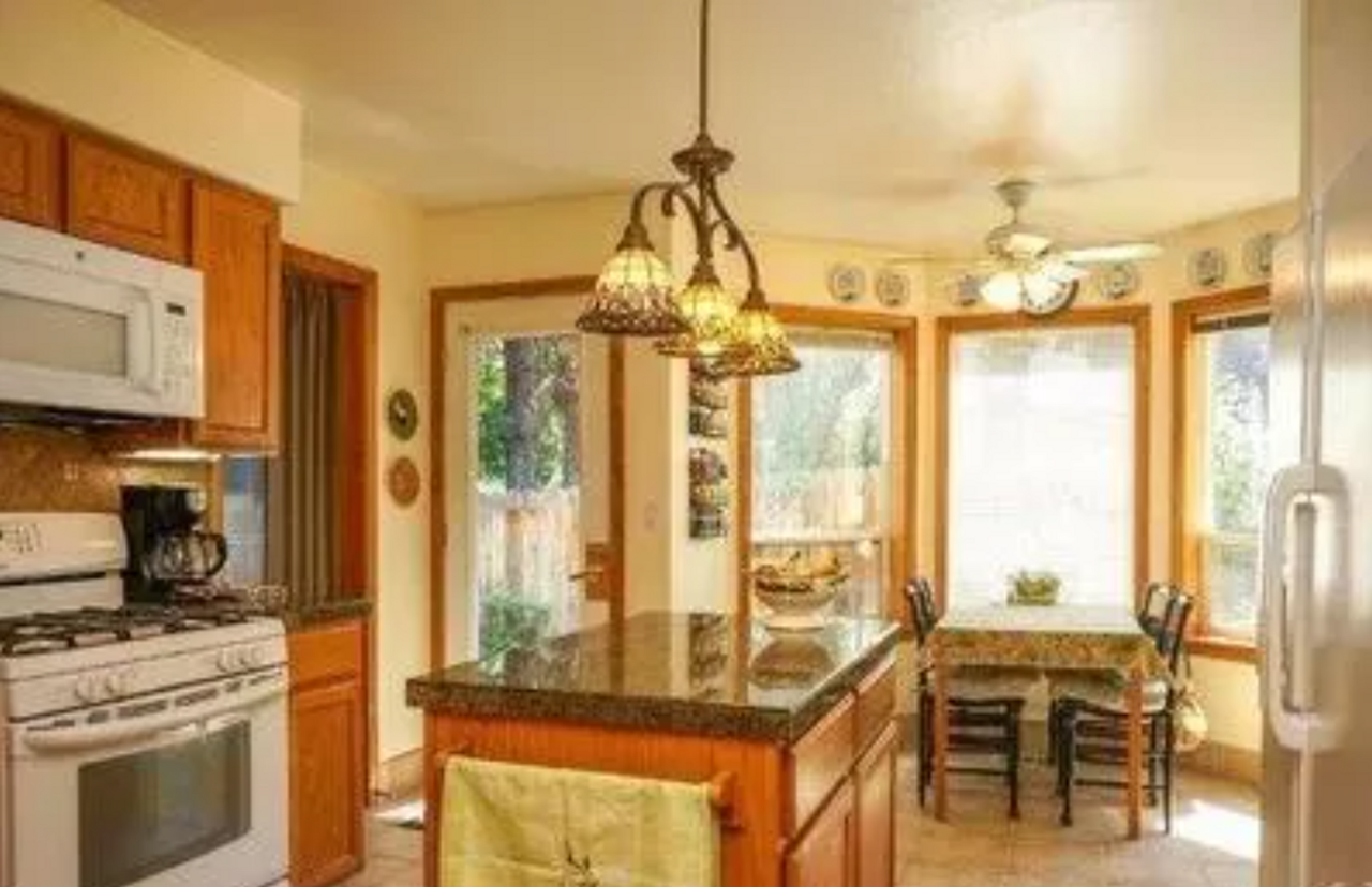 795 Ne Majesty Ln - Photo 6 of 15