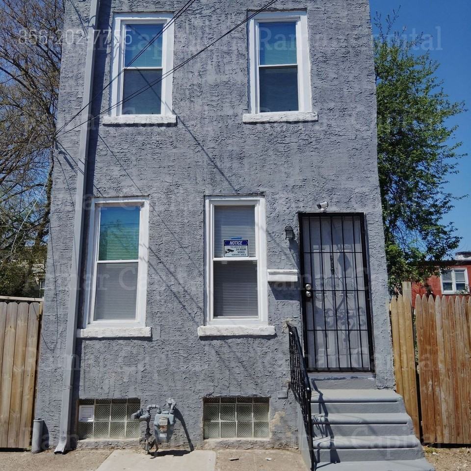 609 Henry St - Photo 2 of 15