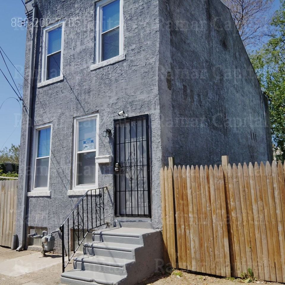 609 Henry St - Photo 3 of 15