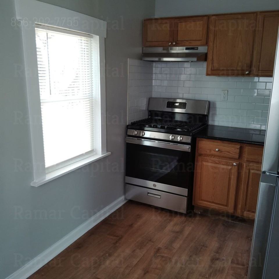 609 Henry St - Photo 4 of 15