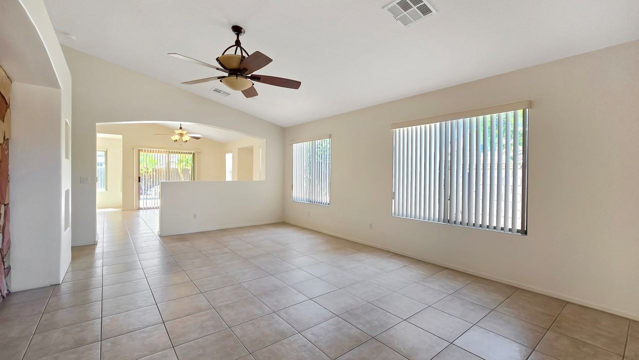 16640 N 153rd Ct - Photo 5 of 31