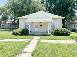 featured image of 213 W 10th St