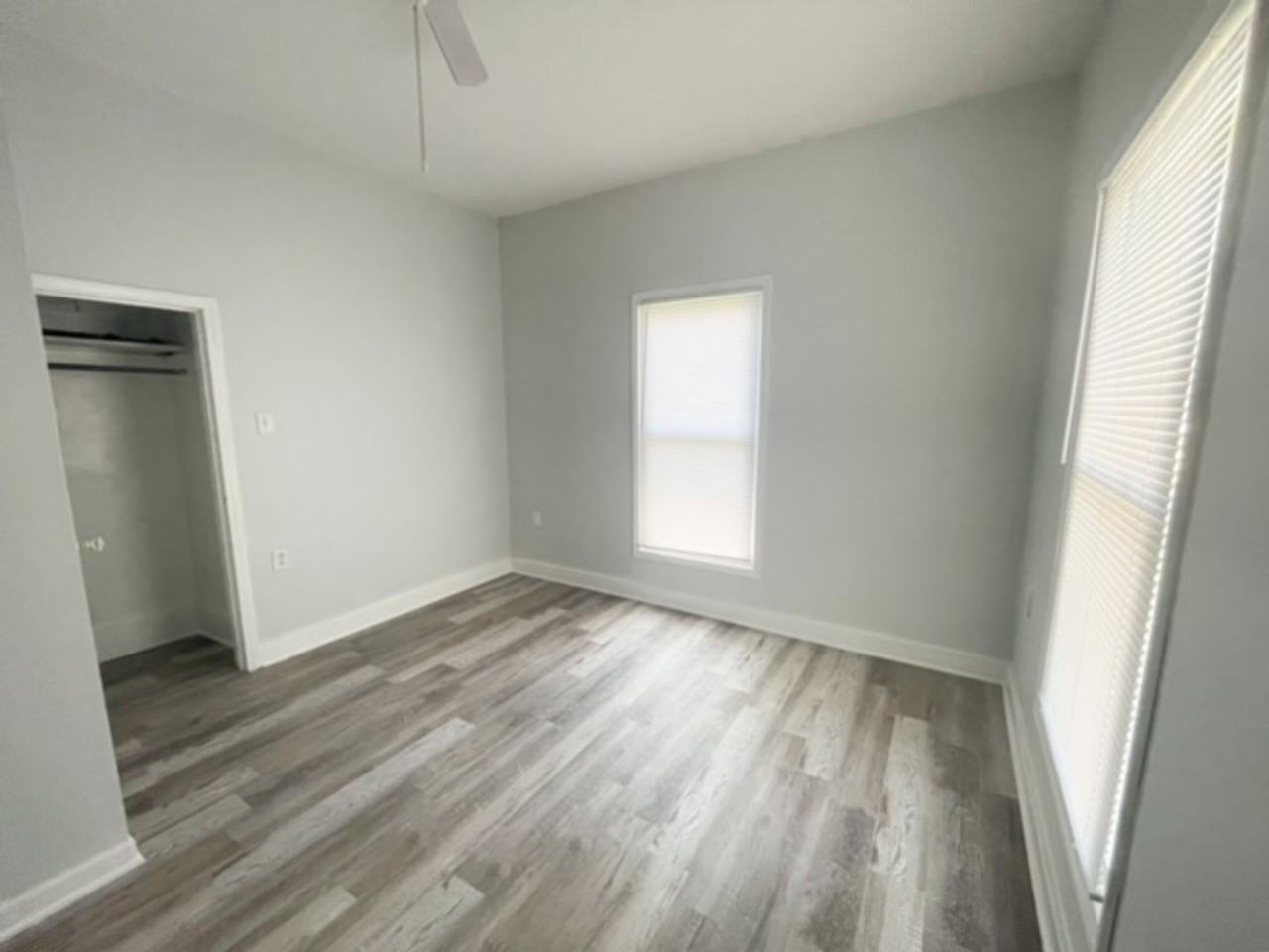213 W 10th St - Photo 3 of 8
