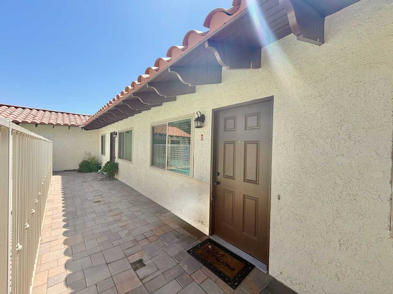 561 S Desert View Dr #03 - Photo 2 of 4