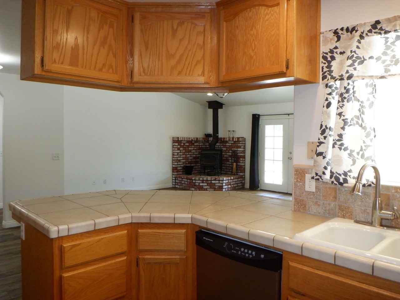 102 Mesquite Dr - Photo 6 of 19