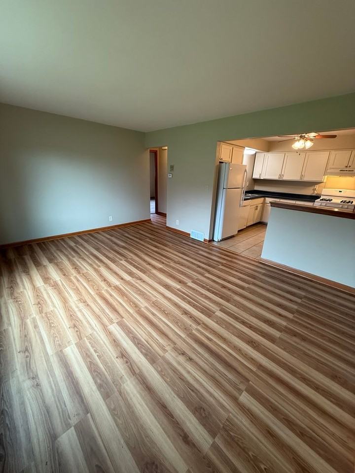 744 Evergreen Dr - Photo 5 of 16